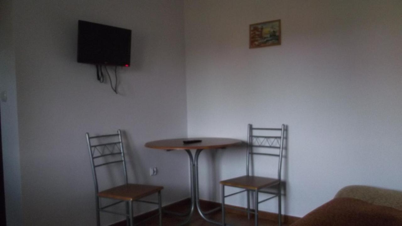 Pokoje Typu Studio Olszyna 27 尤斯托尼莫斯基 外观 照片