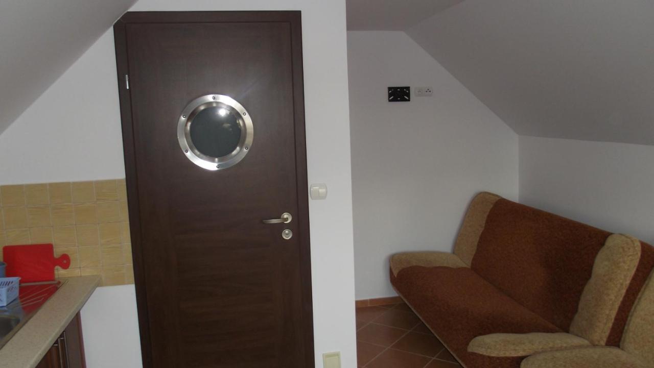 Pokoje Typu Studio Olszyna 27 尤斯托尼莫斯基 外观 照片